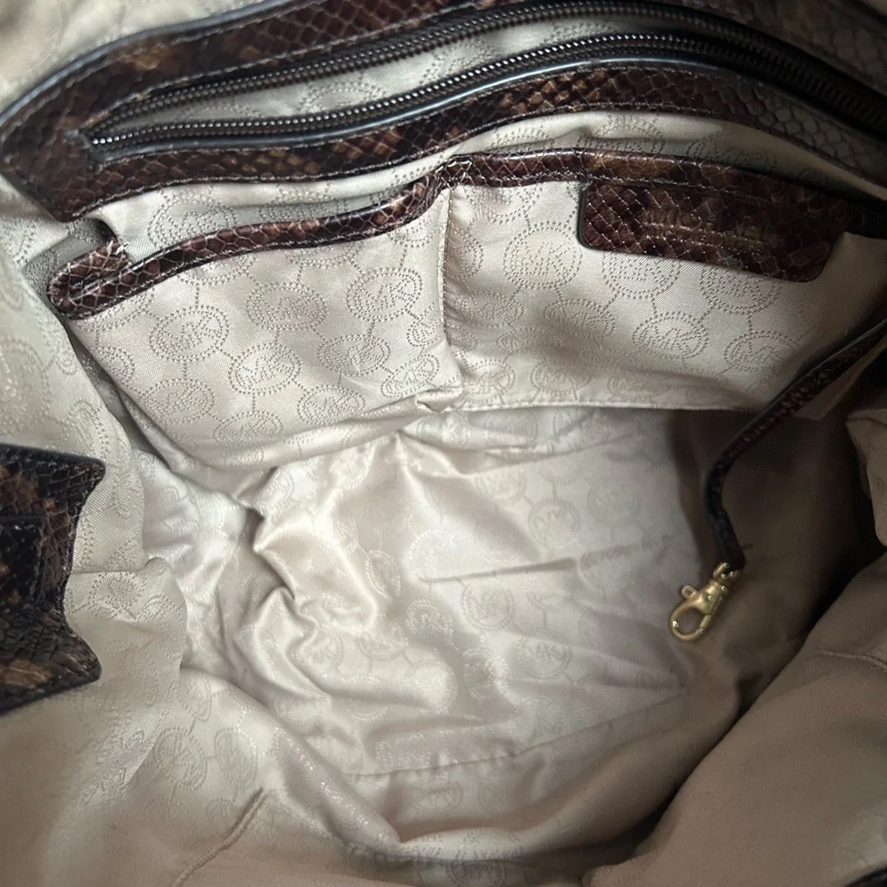 Michael Kors Bedford snake print style leather purse handbag crossbody MSRP $448 - Picture 4 of 5